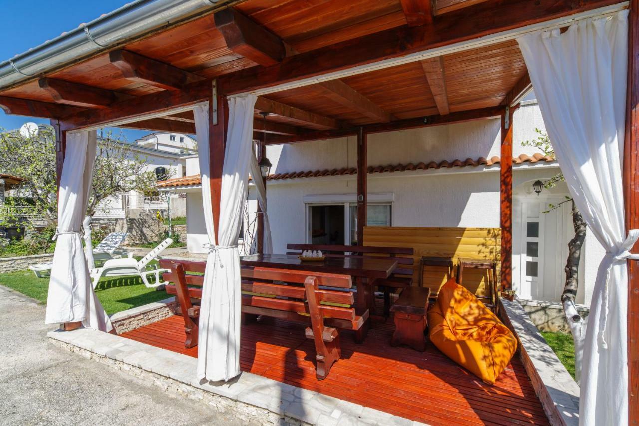 Apartment Sarar Crikvenica Exteriör bild