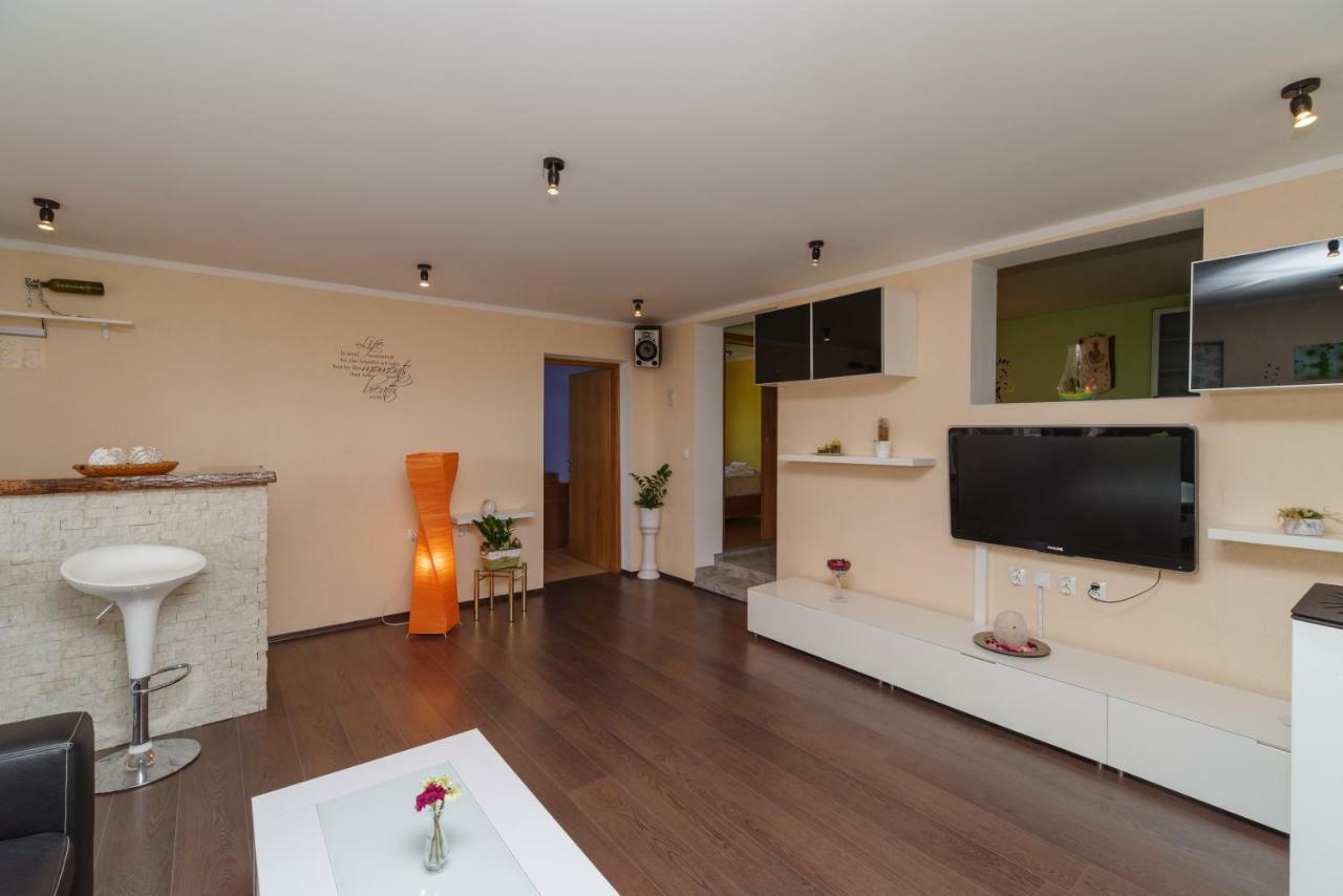 Apartment Sarar Crikvenica Exteriör bild