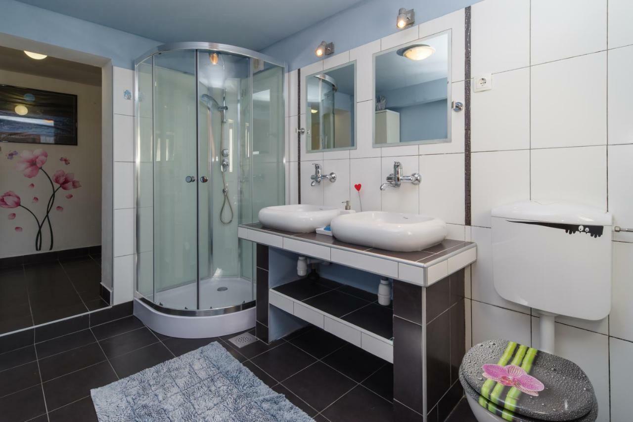 Apartment Sarar Crikvenica Exteriör bild